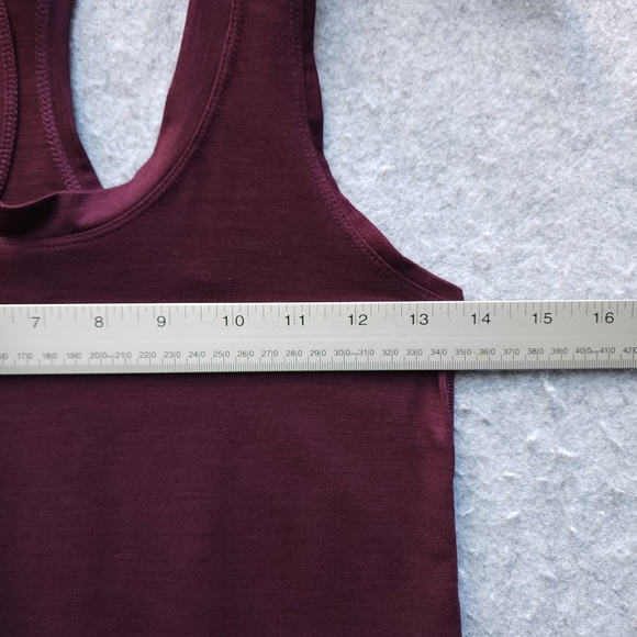 Vuori Lux Performance Racerback Tank Top Cerise Heather - Picture 7 of 7